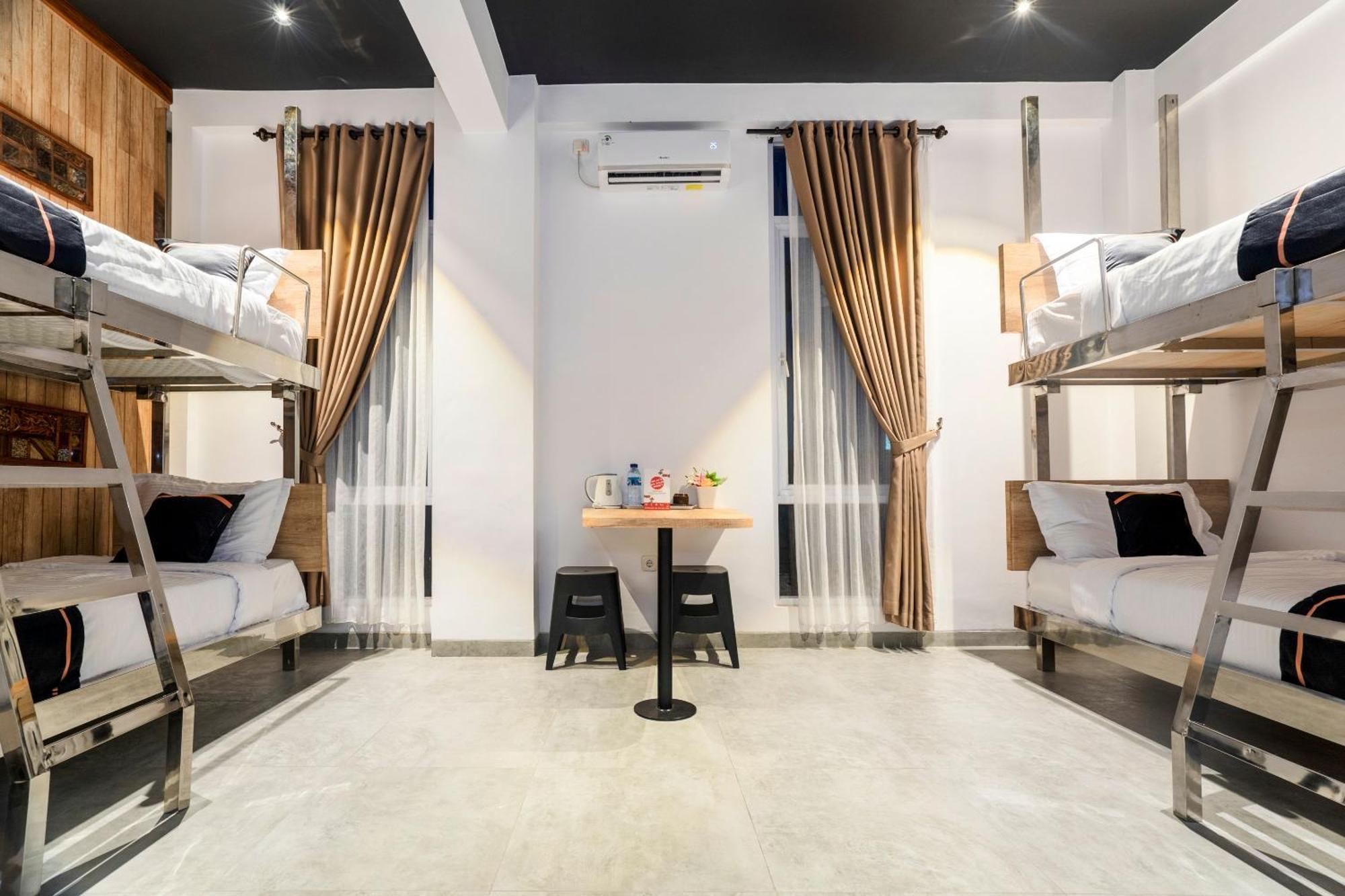 Готель Super Oyo Collection O 2627 Ratamya Co-Living Джок'якарта Екстер'єр фото